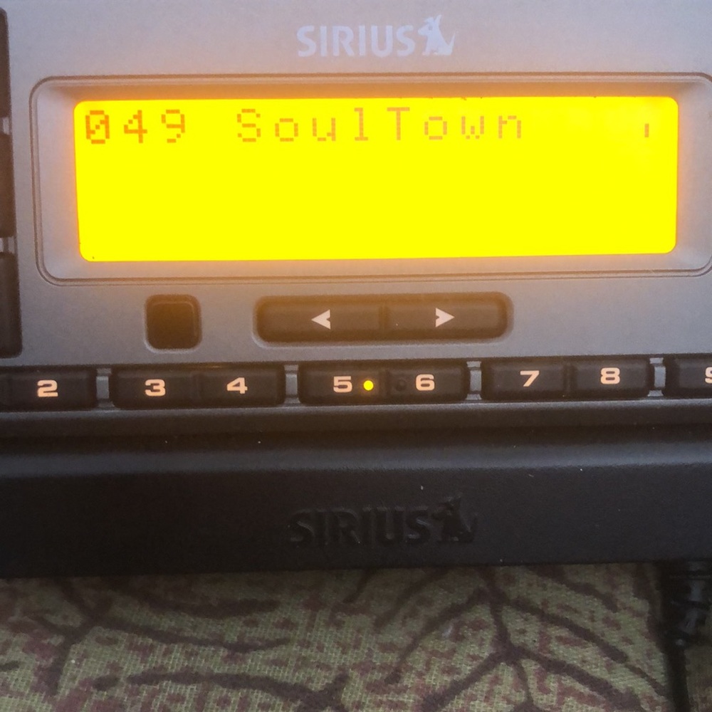 SIRIUS  XM RADIO - Picture 3 of 6